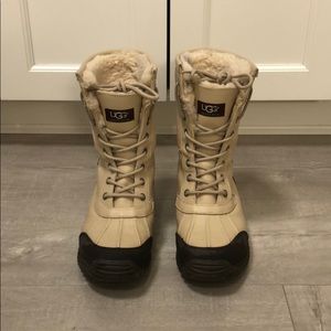 UGG Adirondack Boot, Short, Beige SIZE 8